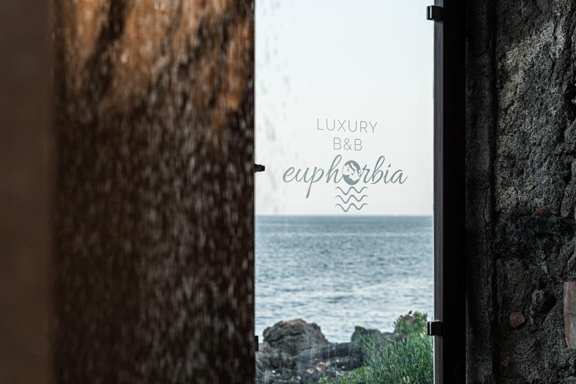 Luxury B&B Euphorbia Ачиреале Екстериор снимка