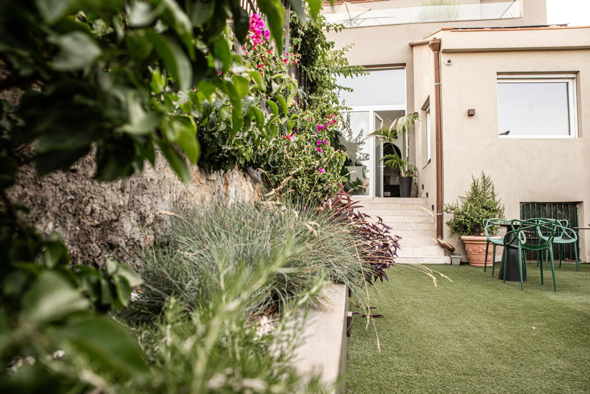 Luxury B&B Euphorbia Ачиреале Екстериор снимка